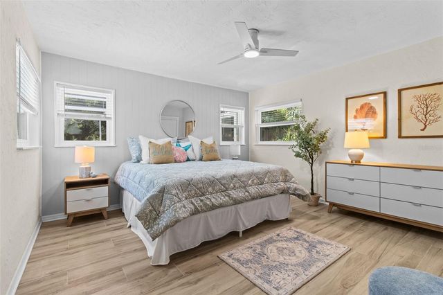 4665 WOODLAND DRIVE, St Petersburg, FL 33708