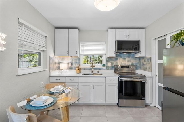 4665 WOODLAND DRIVE, St Petersburg, FL 33708