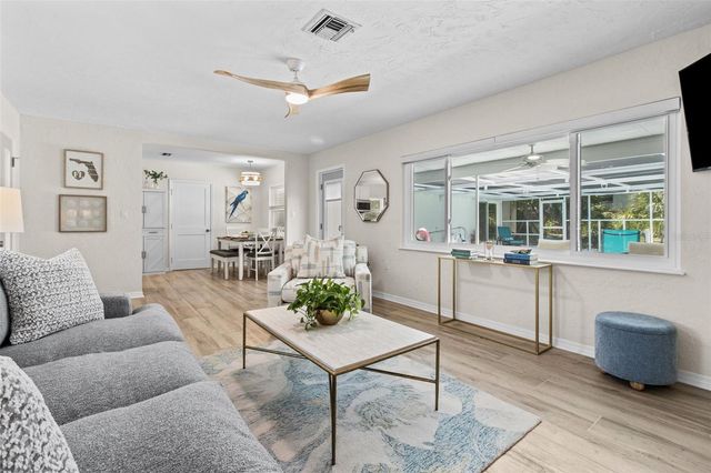 4665 WOODLAND DRIVE, St Petersburg, FL 33708