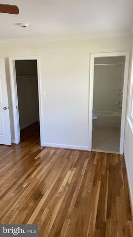 9821 HAMPTON LN, Fairfax, VA 22030