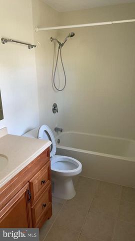 9821 HAMPTON LN, Fairfax, VA 22030