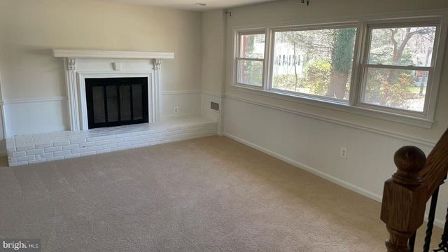 9821 HAMPTON LN, Fairfax, VA 22030