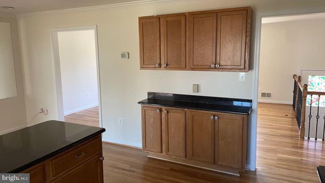 9821 HAMPTON LN, Fairfax, VA 22030