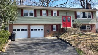 9821 HAMPTON LN, Fairfax, VA 22030