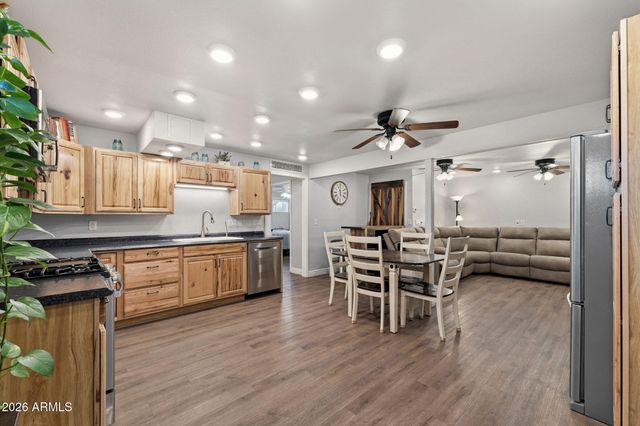 1927 E Superstition Boulevard, Apache Junction, AZ 85119