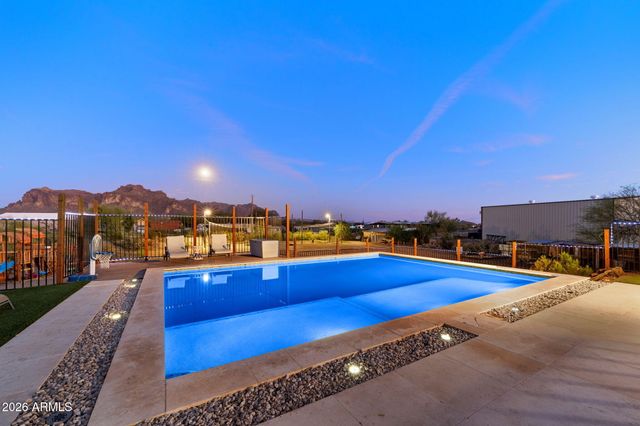 1927 E Superstition Boulevard, Apache Junction, AZ 85119