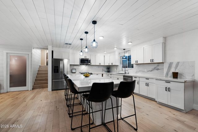 1927 E Superstition Boulevard, Apache Junction, AZ 85119