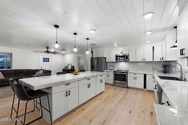 1927 E Superstition Boulevard, Apache Junction, AZ 85119