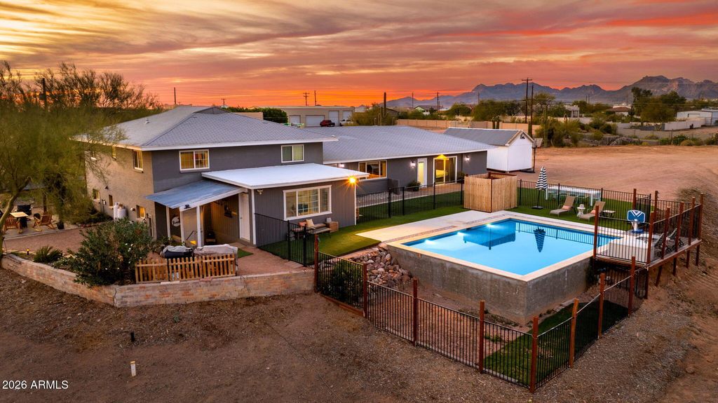 1927 E Superstition Boulevard, Apache Junction, AZ 85119