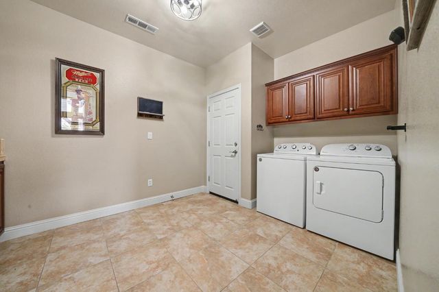 2031 Thomas Dr, Jackson, CA 95642