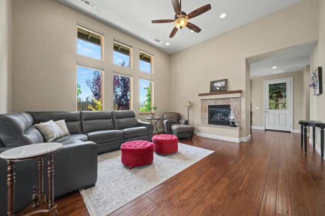 2031 Thomas Dr, Jackson, CA 95642