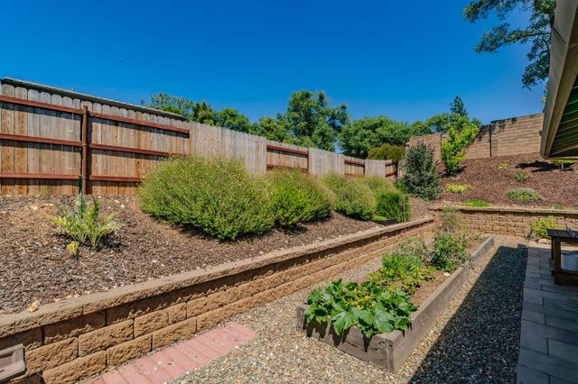 2031 Thomas Dr, Jackson, CA 95642