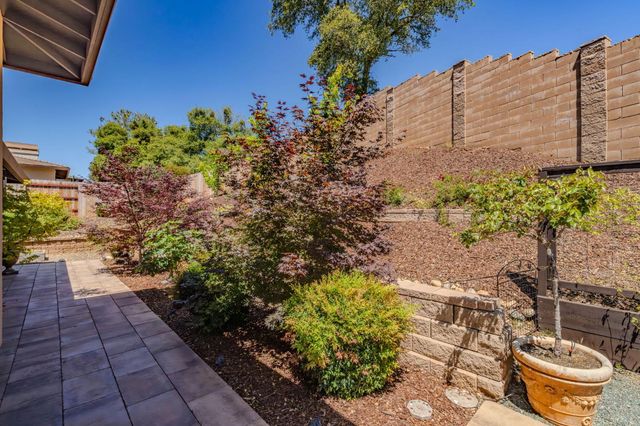 2031 Thomas Dr, Jackson, CA 95642