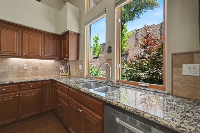 2031 Thomas Dr, Jackson, CA 95642