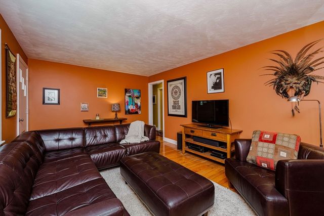 156 Harris St, Pawtucket, RI 02861
