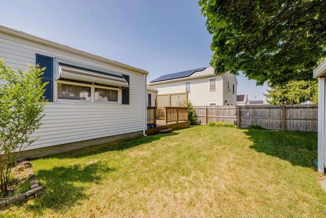 156 Harris St, Pawtucket, RI 02861