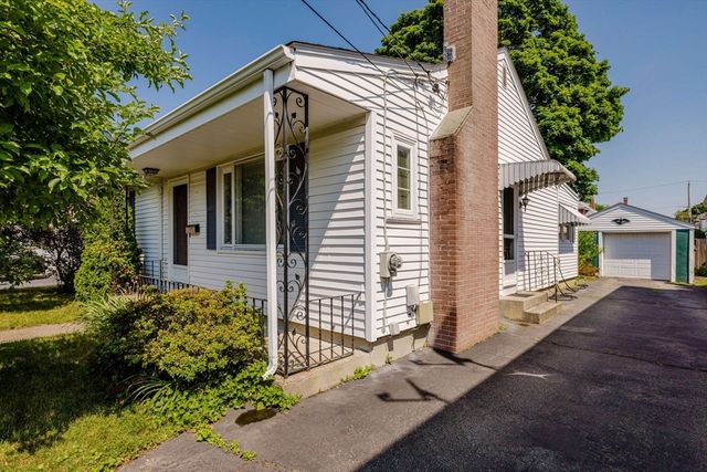 156 Harris St, Pawtucket, RI 02861