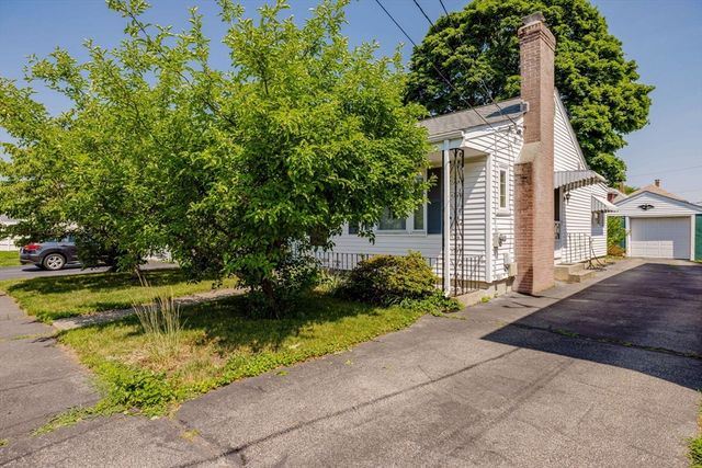 156 Harris St, Pawtucket, RI 02861