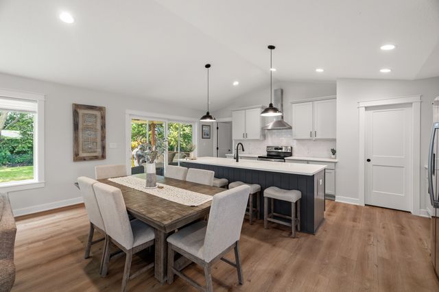 1127 Timber Ridge Drive, Norwalk, IA 50211