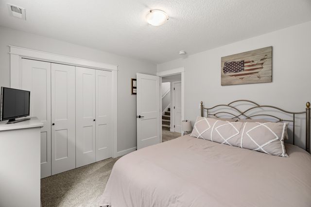 1127 Timber Ridge Drive, Norwalk, IA 50211