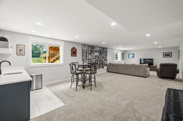 1127 Timber Ridge Drive, Norwalk, IA 50211