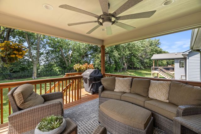 1127 Timber Ridge Drive, Norwalk, IA 50211