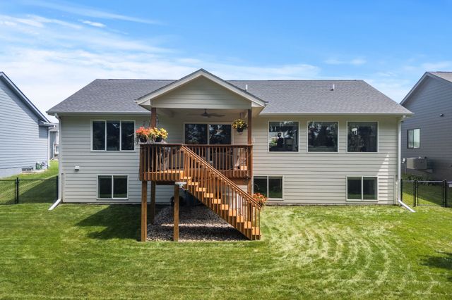 1127 Timber Ridge Drive, Norwalk, IA 50211