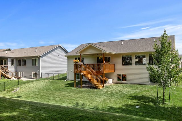 1127 Timber Ridge Drive, Norwalk, IA 50211
