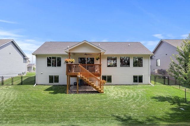 1127 Timber Ridge Drive, Norwalk, IA 50211