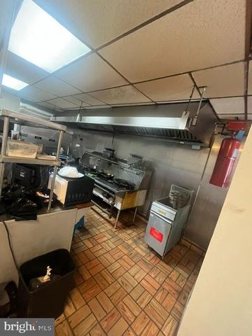 2550 GERMANTOWN AVE, Philadelphia, PA 19133