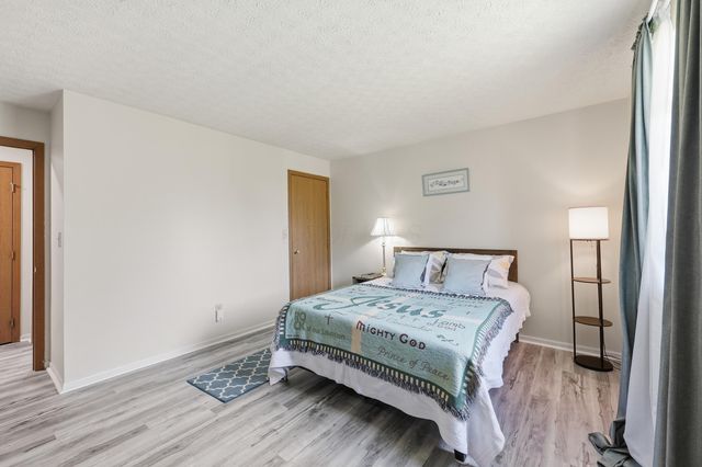 5885 Beechcroft Road, 302, Columbus, OH 43229