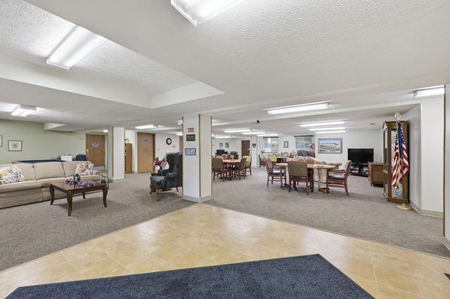 5885 Beechcroft Road, 302, Columbus, OH 43229