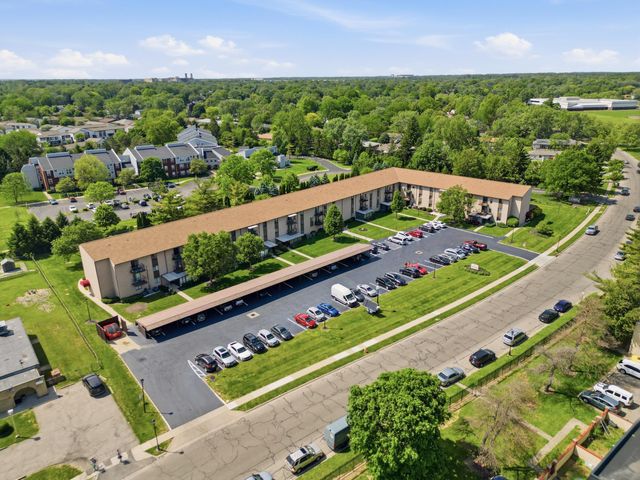 5885 Beechcroft Road, 302, Columbus, OH 43229