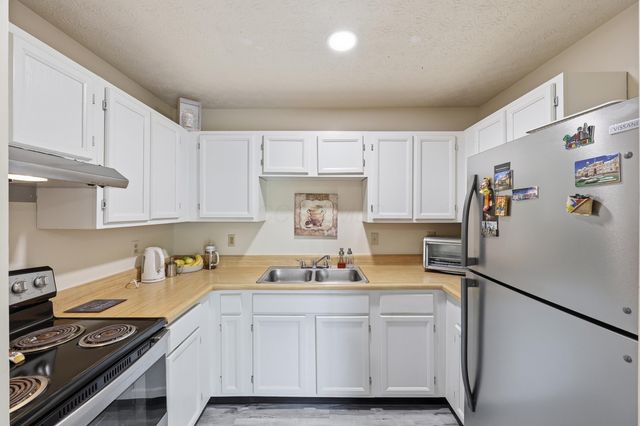 5885 Beechcroft Road, 302, Columbus, OH 43229