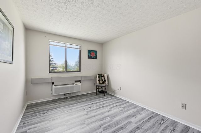 5885 Beechcroft Road, 302, Columbus, OH 43229