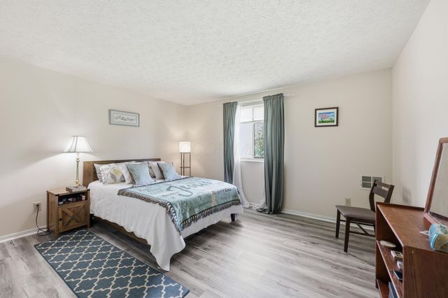 5885 Beechcroft Road, 302, Columbus, OH 43229