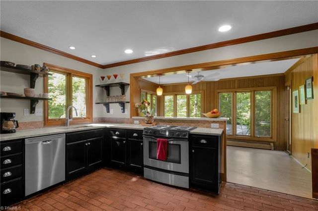 1715 Buena Vista Road, Winston-salem, NC 27104