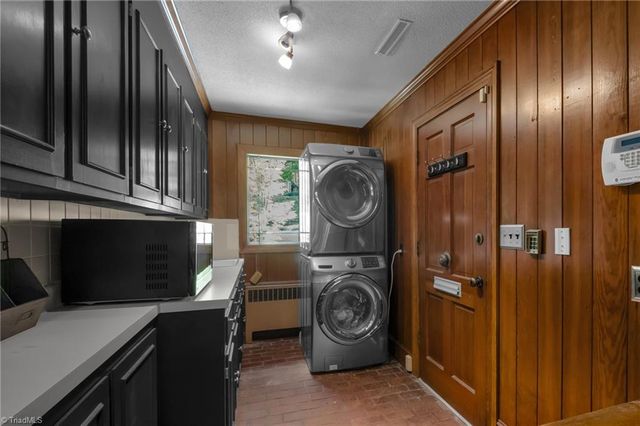 1715 Buena Vista Road, Winston-salem, NC 27104