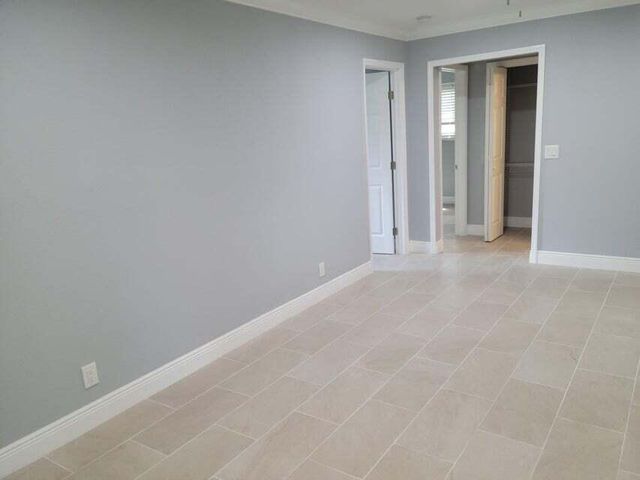 4010 N SHORE Drive, West Palm Beach, FL 33407