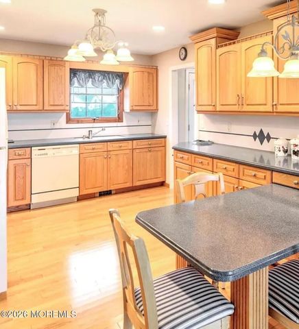 412 Bayview Avenue, Bayville, NJ 08721