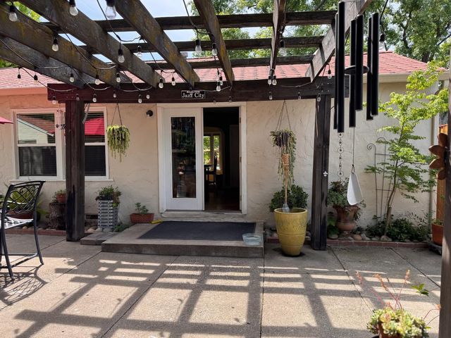 330 Rowland Ave, Modesto, CA 95354