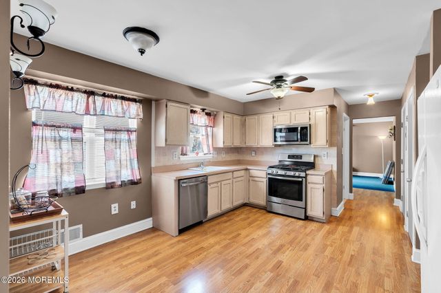17 Jacob Drive, Howell, NJ 07731