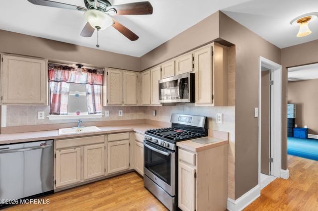 17 Jacob Drive, Howell, NJ 07731