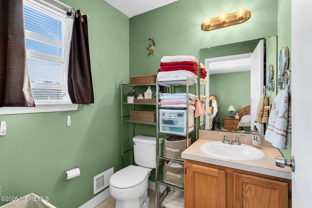 17 Jacob Drive, Howell, NJ 07731