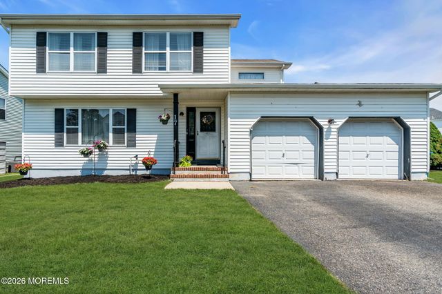 17 Jacob Drive, Howell, NJ 07731