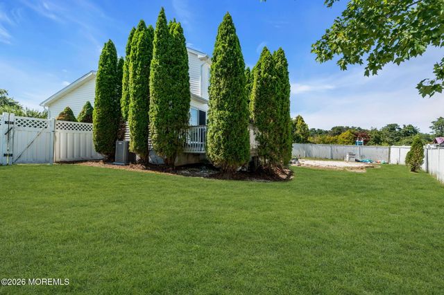 17 Jacob Drive, Howell, NJ 07731