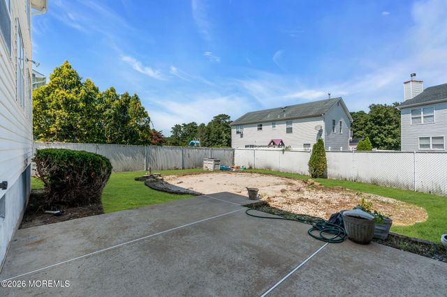 17 Jacob Drive, Howell, NJ 07731
