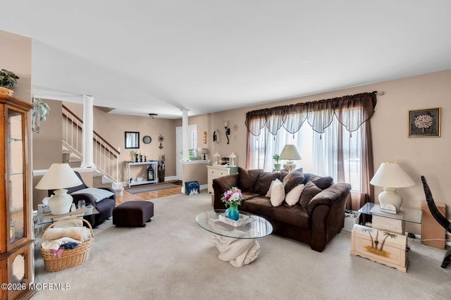 17 Jacob Drive, Howell, NJ 07731