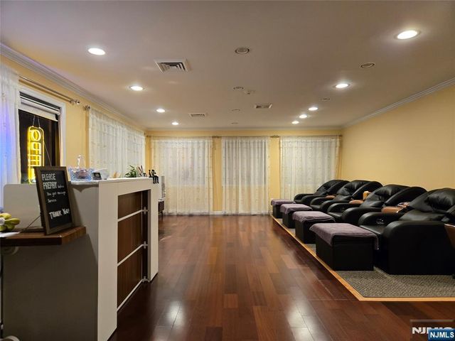 348 Kinderkamack Road, Emerson, NJ 07630