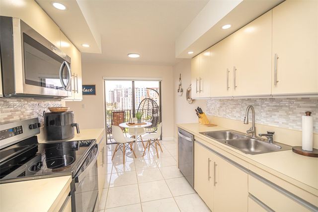 1201 S Ocean Drive 904S, Hollywood, FL 33019